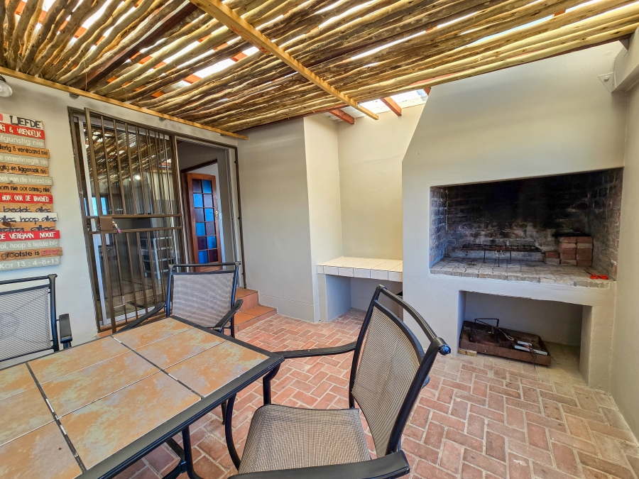 3 Bedroom Property for Sale in Stilbaai Wes Western Cape